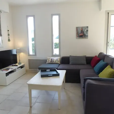 Апартаменты Ref 009 Maison 3 Avec Jardin Proche Commerces Et Bourg D'arzon Арзон